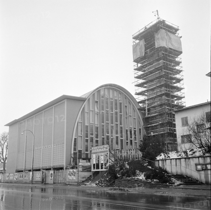 Construction of the new church in Schwammendingen 1957.