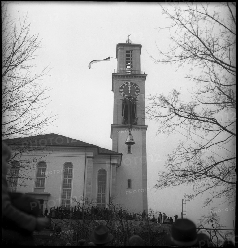Church bell lifting ceremony, Thalwil 1946.