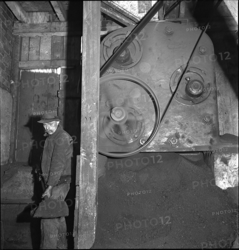 Production of briquettes; 1943.