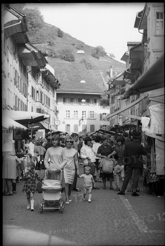 Women and children at market in Lenzburg 1966.