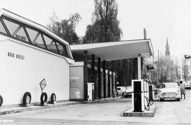 Hugo Koblets gasoline station 1964.