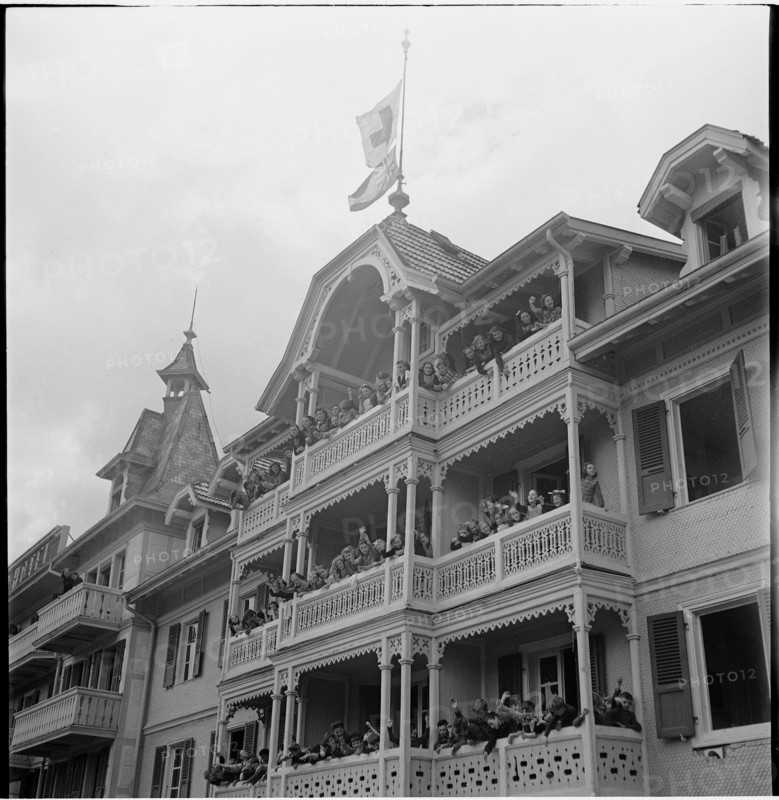 Children on the balconys of the children's home.