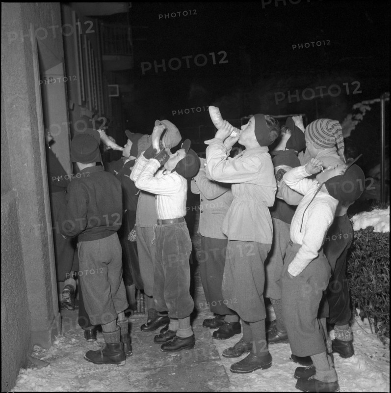 Children celebrating the end of the school semester in 1950.