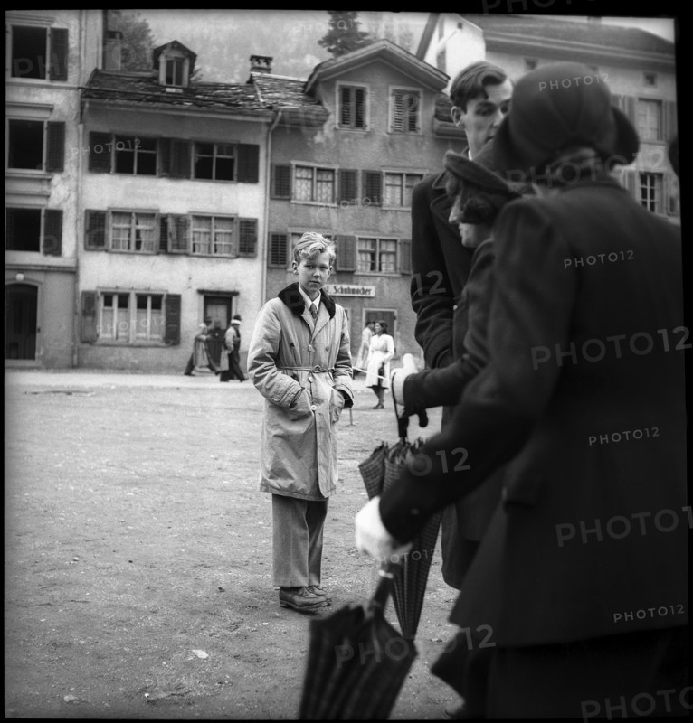 Prince Vittorio Emanuele of Savoy visits the voter's meeting in Glarus, 1949.