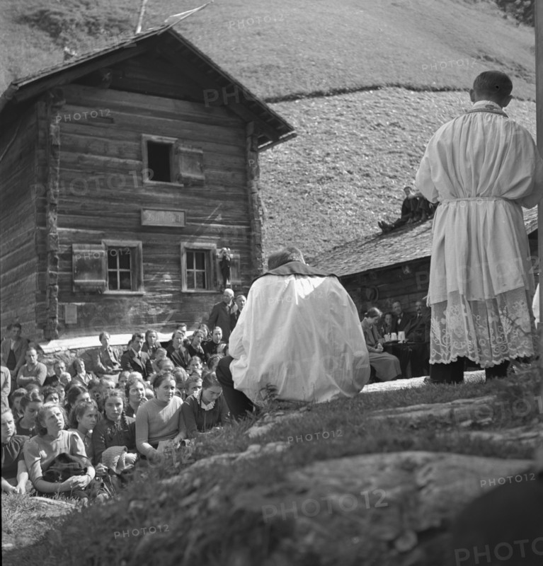 Priest celebrating mass in the Calfeisental; 1940.