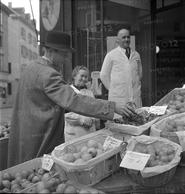 Price control; grocery store; 1942.