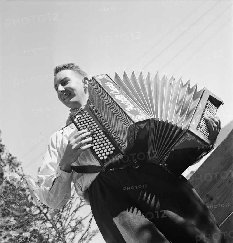Harvest festival La Benichon in Treyvaux, 1943.