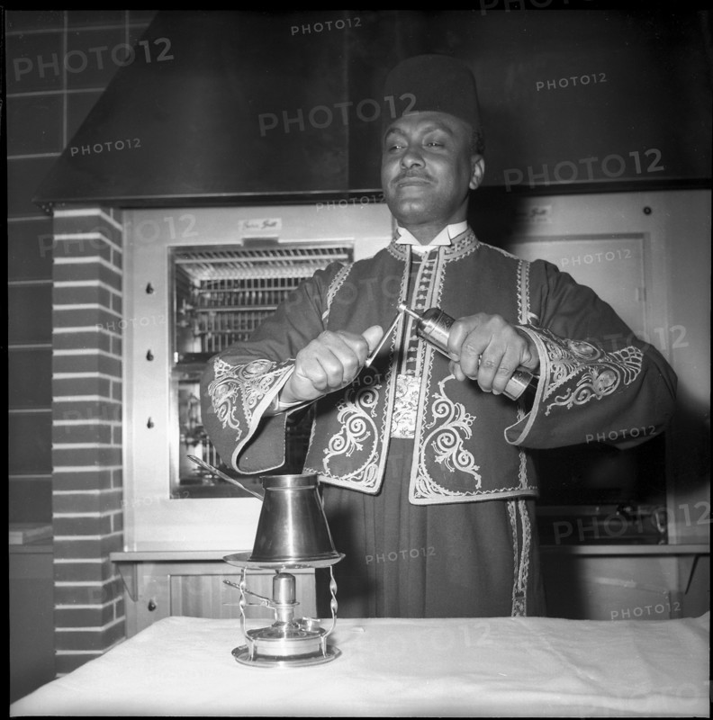 HOSPES 1954: Cook at the International Restaurant.