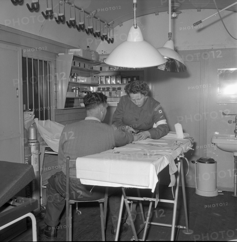 Operating room in Red Cross hospital train for Hungary, Buchs 1956.