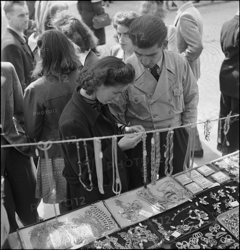 Jewellery stand at the Braderie, public festival in La Chaux-de-Fonds, 1946.