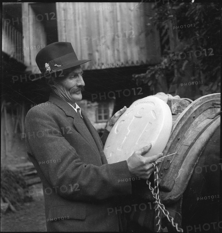 Cheese donation in Vissoie, Valais 1941.