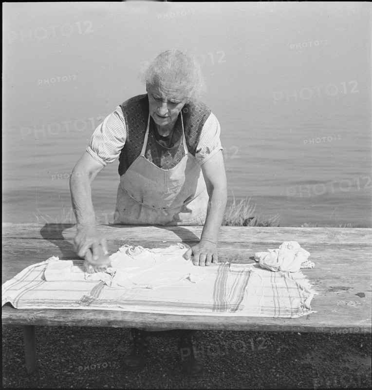 Washing at the Lake Constanze, 1941.