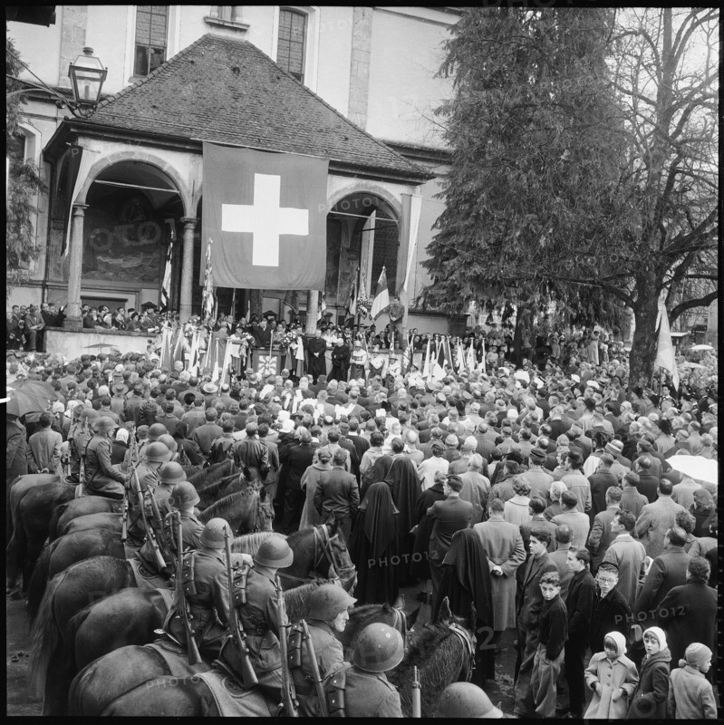 Sachseln, Ludwig von Moos, new elected federal councillor giving an address; 1959.
