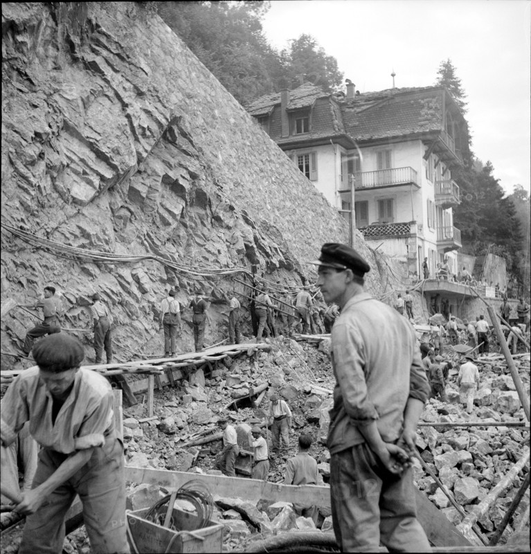 Clearing of submerged building site at Chillon 1941.
