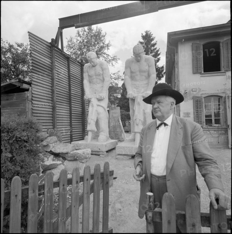 Arnold Huggler with Sculpture Mineure, 1960.