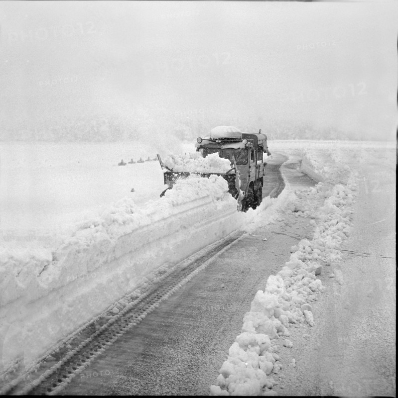 Snow masses at Airport Zurich-Kloten 1962.