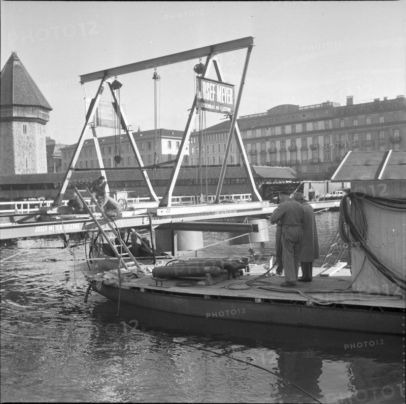 Renovation of the Reuss bridge; 1961.