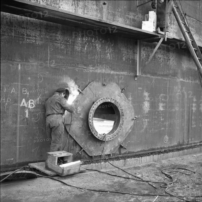 Collombey, refinery under construction; 1961.