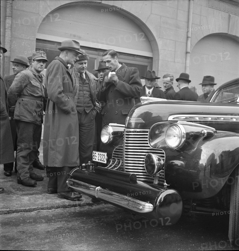 Switzerland 1941: car drives with aceton due to petrol shortage.