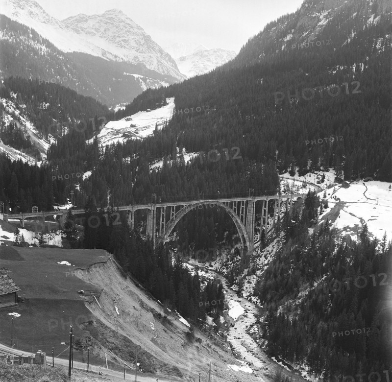 Langwies viaduct; 1951.
