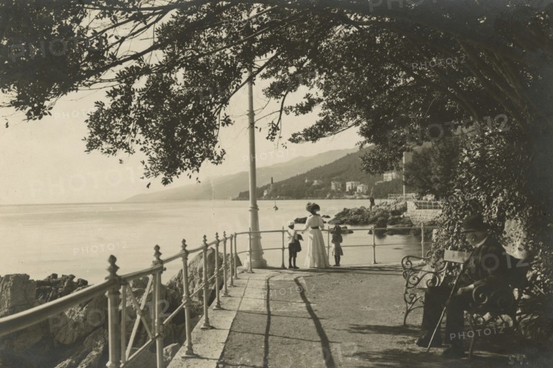 Walk along the Abbazia seafront