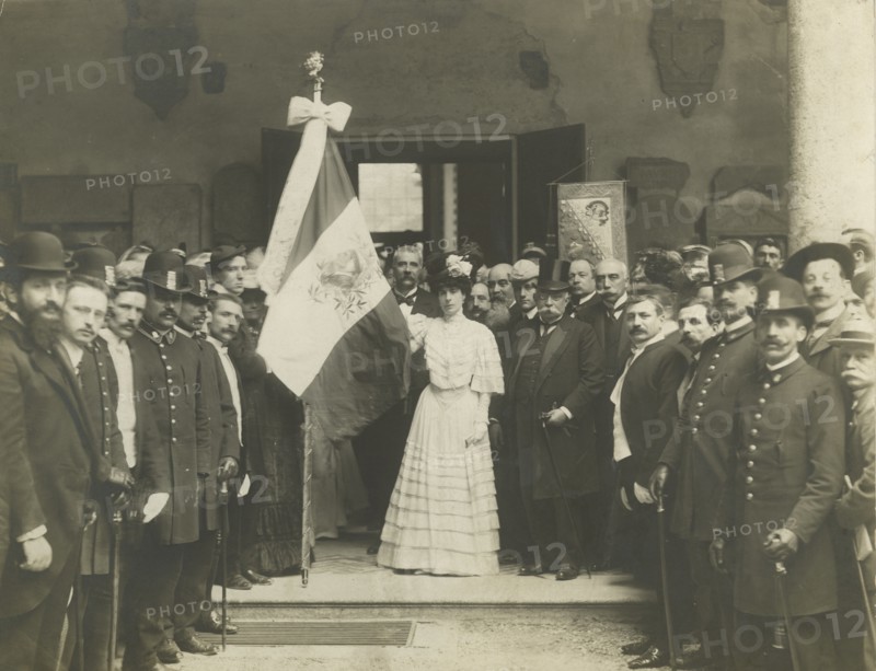 Inauguration of the Dante Alighieri Society flag in Milan