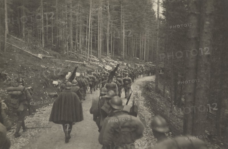Troops in column on Mount Magnaboschi
