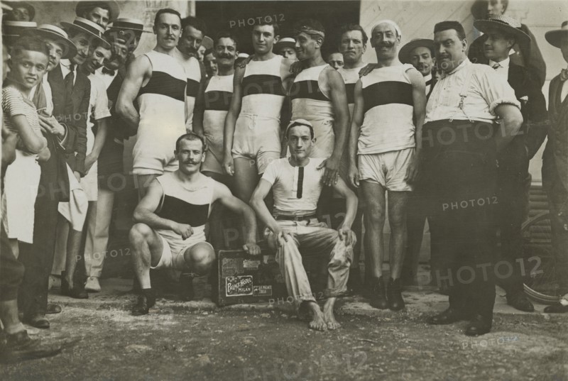 The Lario eight-man outrigger team