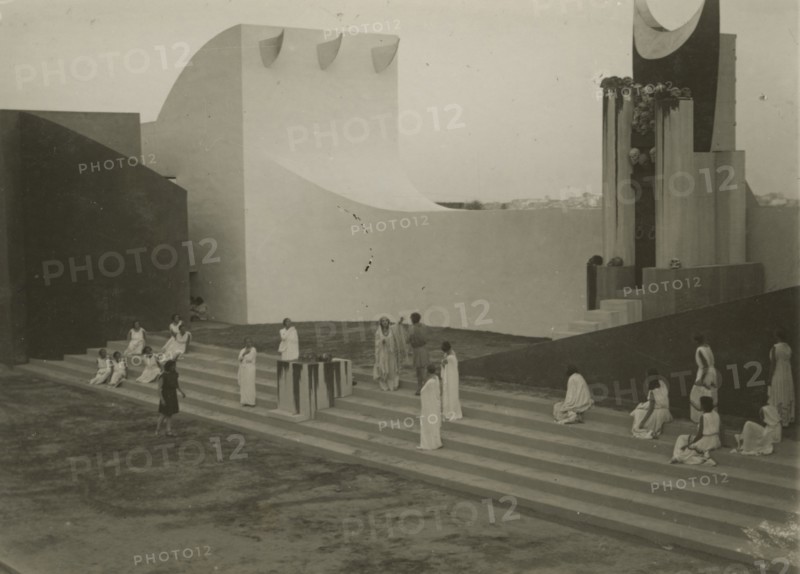 Performance of Antigone in Syracuse. 
	
		1924