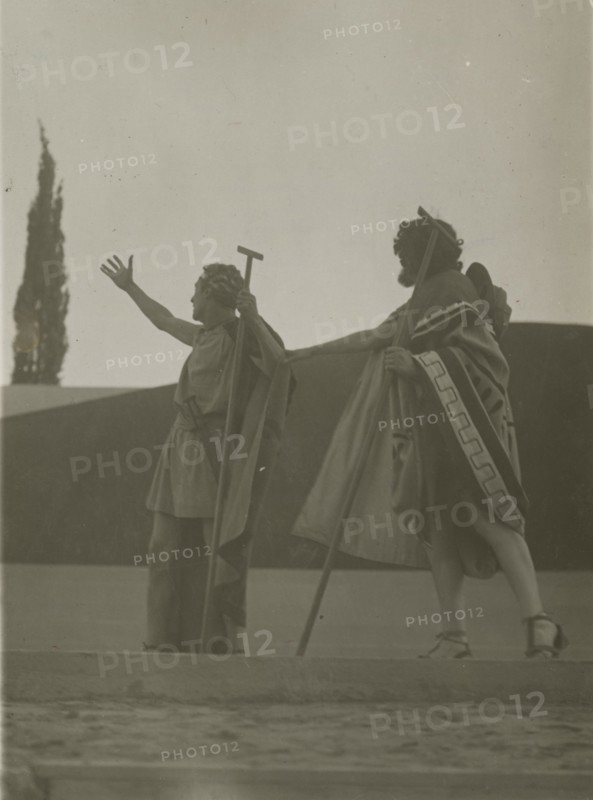 Actors on stage in Syracuse. 
	
		1924