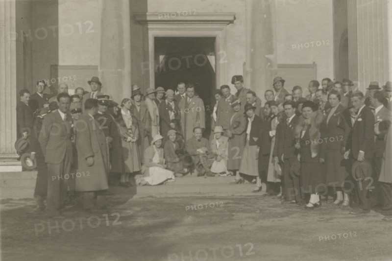 Group of Touring Club Excursion participants. 1924