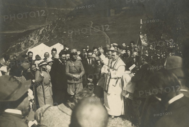 Touring Club Italiano Campsite in the By Basin: Mass Celebration. 1923