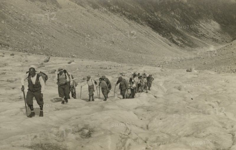 Hikers on the Gran Paradiso ridge. 1933