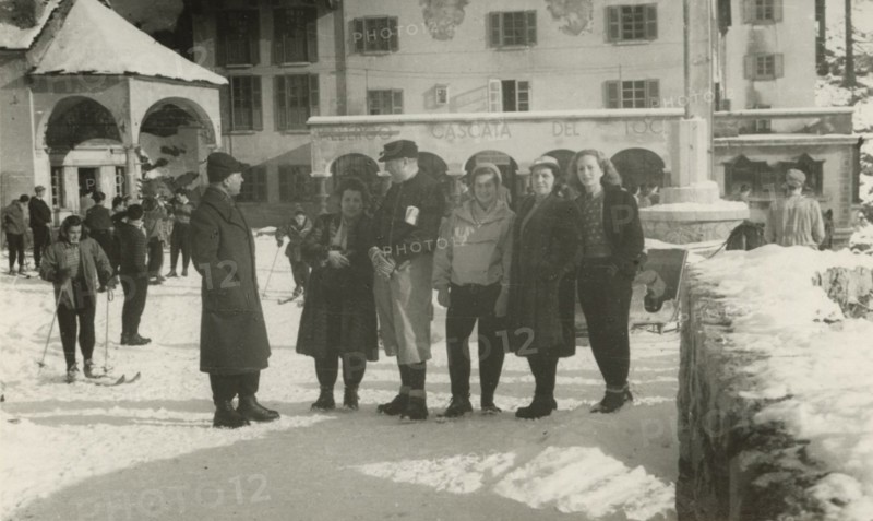 Participants in the winter group vacation in Val Formazza. 1949