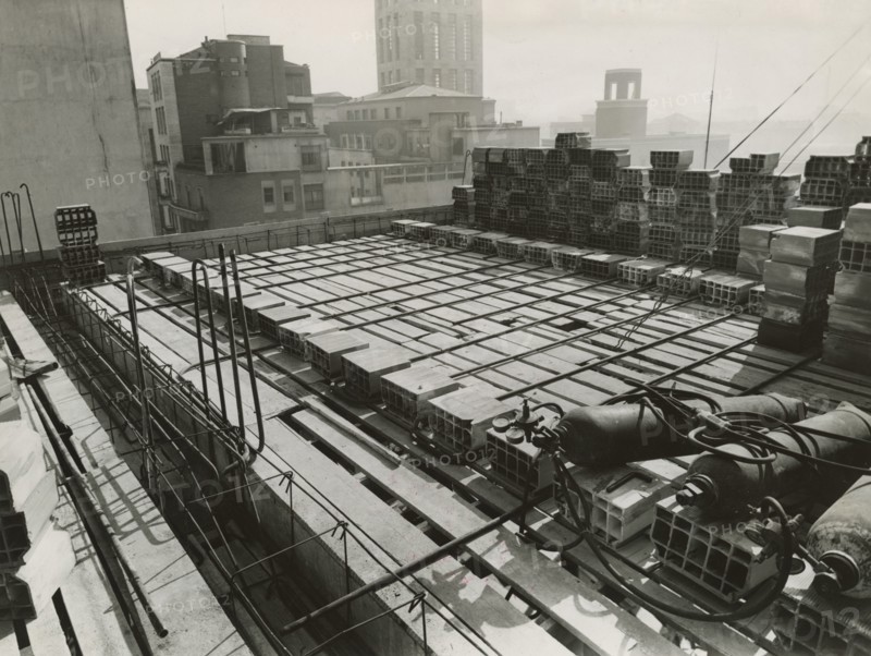 The Alfa Guastalla condominium in Milan under construction. 1957