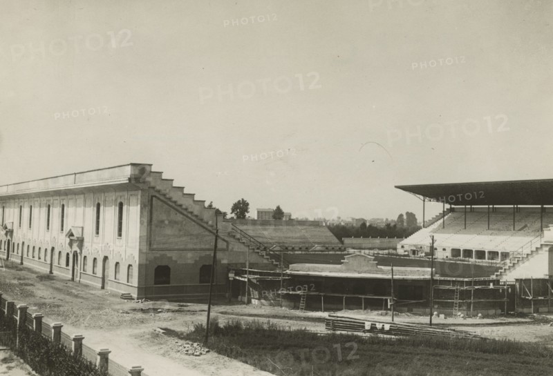 The San Siro Stadium seen from the adjacent Hippodrome. 1926-1930