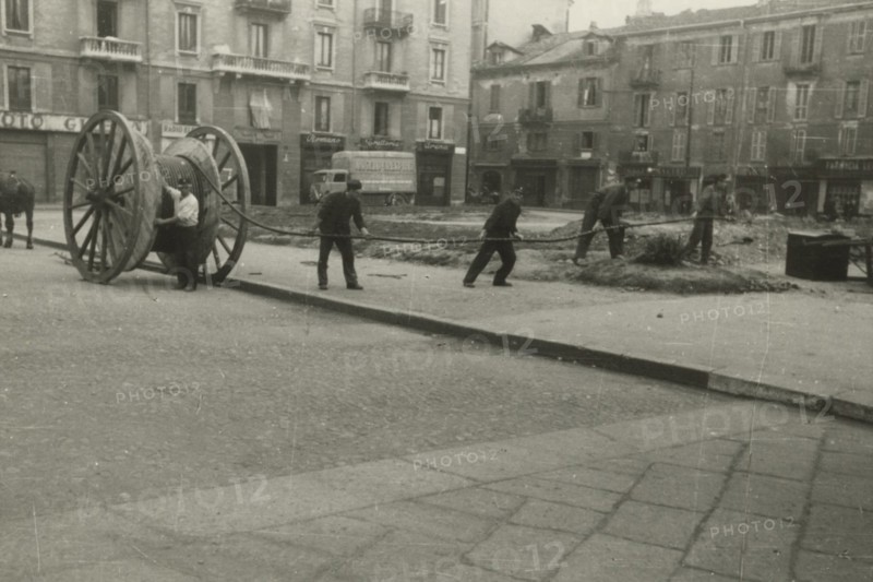 Roadworks in Milan. ca. 1940