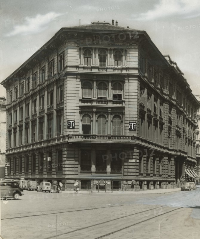 The first headquarters of the Italian Touring Club, in Via Rovello. ca. 1895