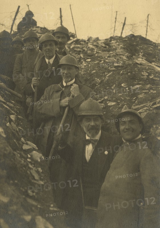 Touring Club Italiano excursion in Abruzzo. 1922