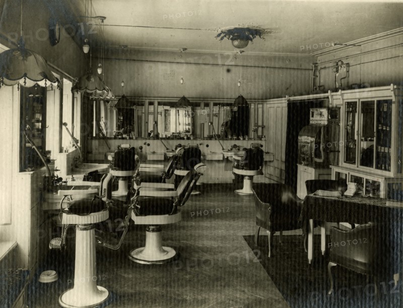 The barber shop at La Rinascente department store in Milan