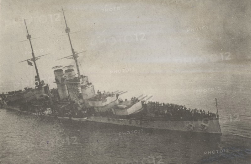 The sinking of the Austrian battleship S. Stefano off the island of Premuda.
