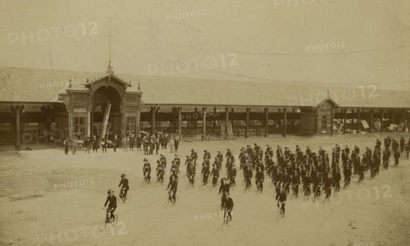 The parade of the Bersaglieri. 1905
