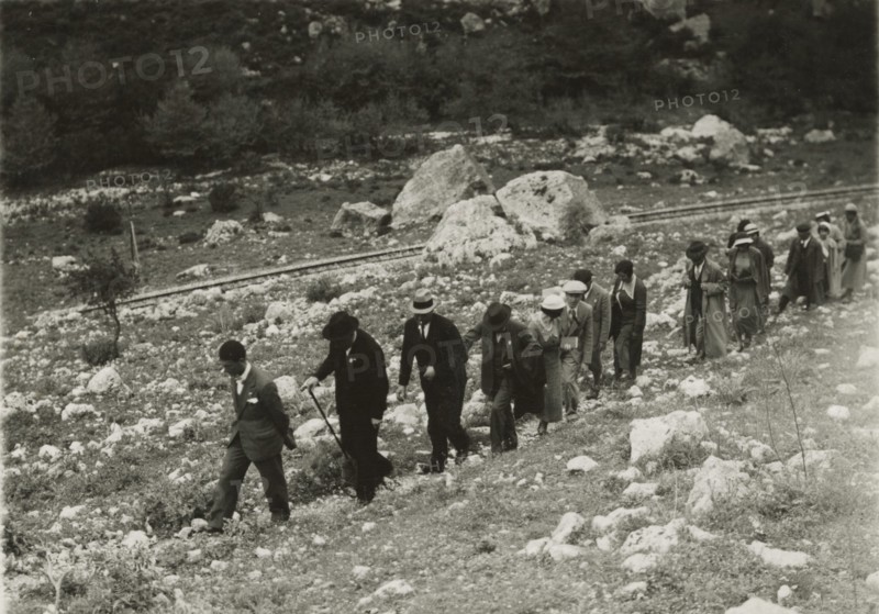 Excursion to the Sicilian hinterland. 
	
		1924