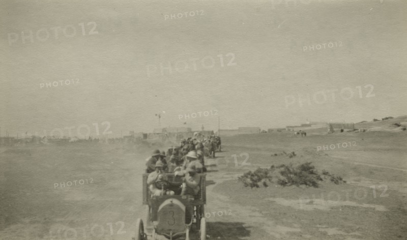 The Caravan departing from Azizia. 
	
		1914