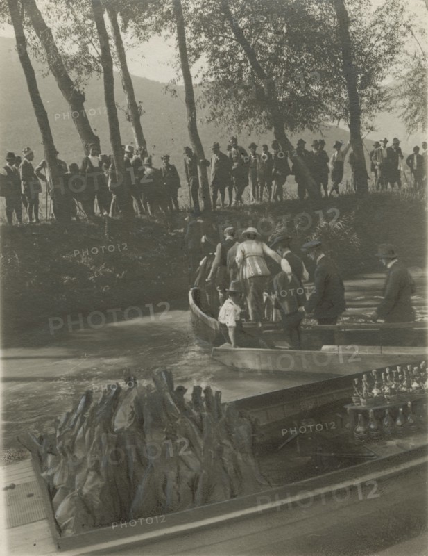 Crossing Lake Piediluco. 
	
		1922