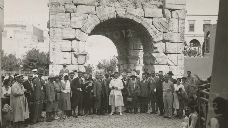 Excursionists in front of the Arch of Marcus Aurelius in Tripoli. 1931