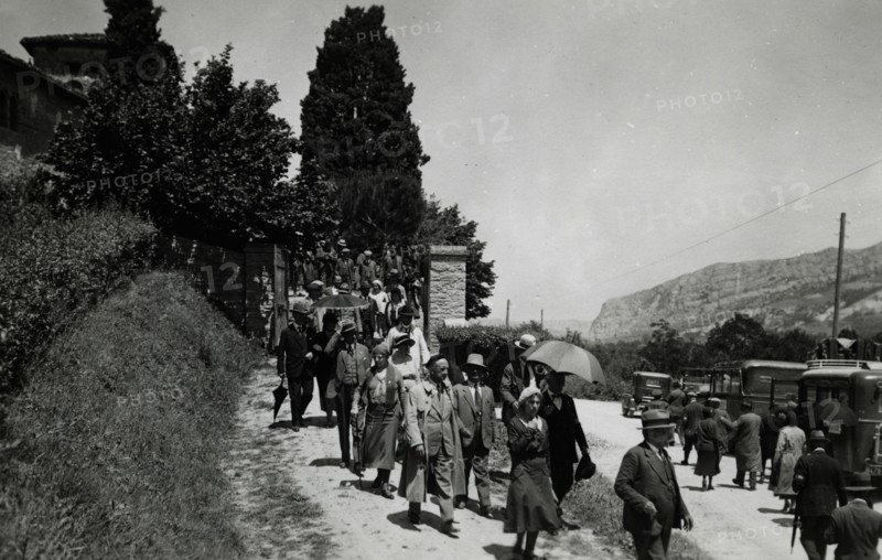 Visit to Alfredo Oriani's house in Cardello. 1931