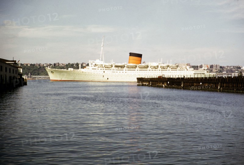 RMS Caronia ocean liner Cunard Line ship, East River, Manhattan, New York, NY State, USA, c 1954.