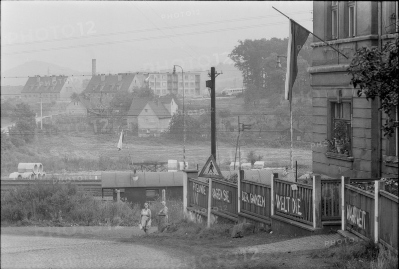 Prague 1968 after the invasion of the Warsaw Pact troops: Resistance