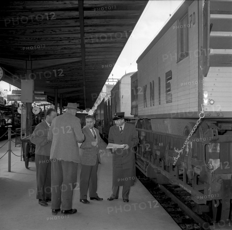 Circus Knie, Customs Check in Schaffhausen 1957
